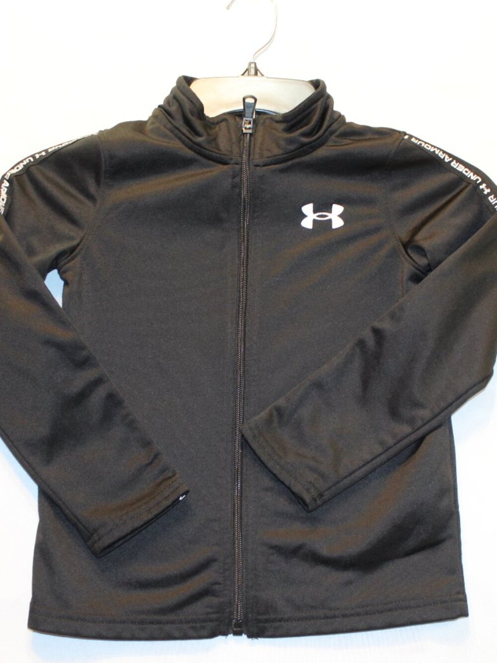 Nike boys jacket, size 5, pre owned excellent condition